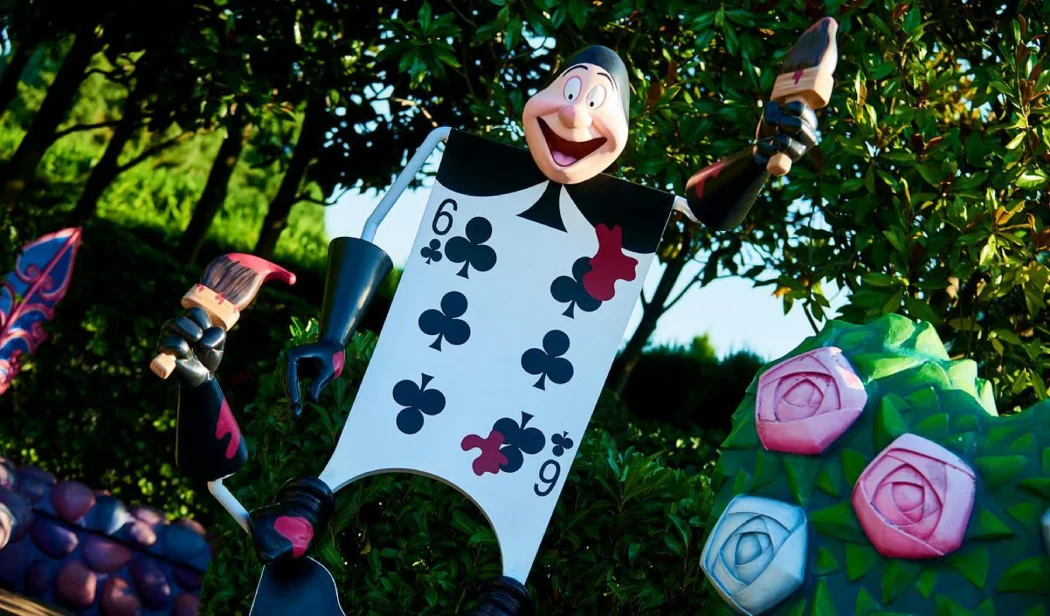 Playing card character statue from Alice’s Curious Labyrinth in Disneyland Paris